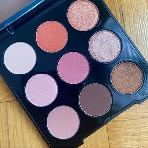 Avon x The Face Shop Mono Pop Eyeshadow Palette